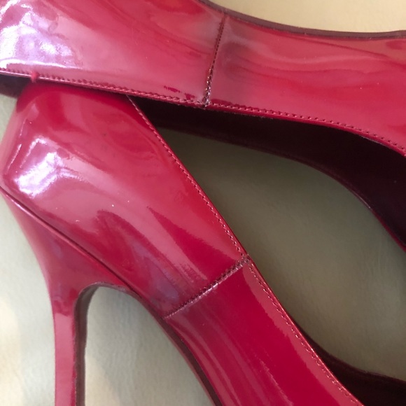 Yves Saint Laurent Tribute Two Pumps Red Patent - Picture 2 of 8
